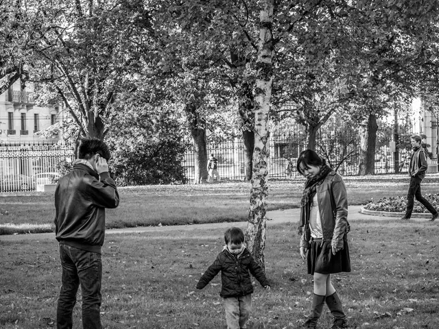 Self-reliant Living and Sustainability: Understanding Realistic Aims
